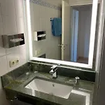 Lobmeyer Hotel 3*
