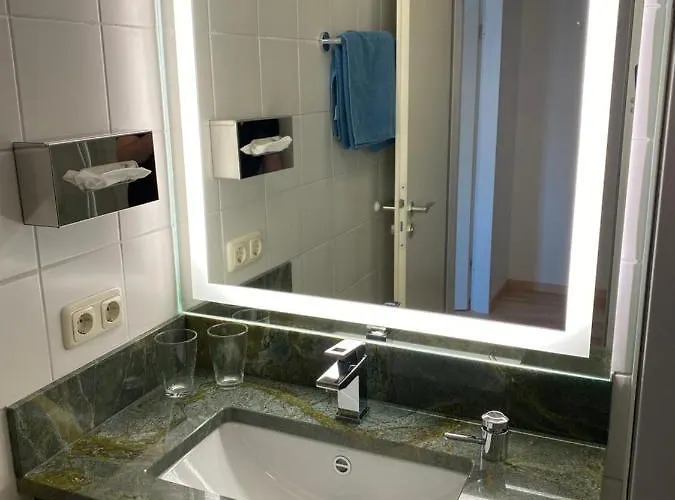 Lobmeyer Hotel 3*